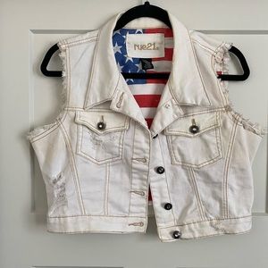 White denim cropped vest